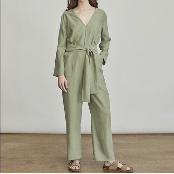 Elizabeth and james olive green soft V-neckline jumpsuit rumper - Picture 6 of 12